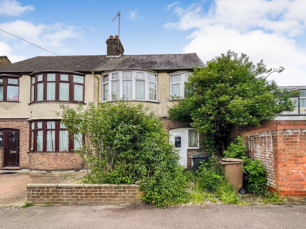 3 bed semidetached house for sale in Shakespeare Road, Luton LU4 Zoopla