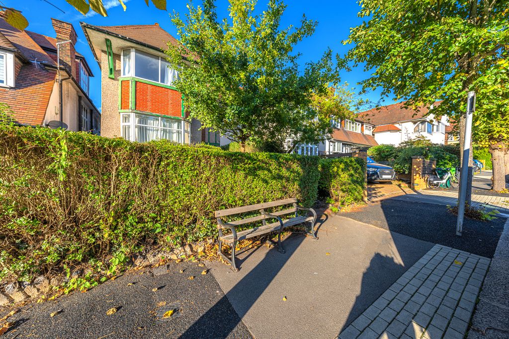 Dunstan Road, London NW11  