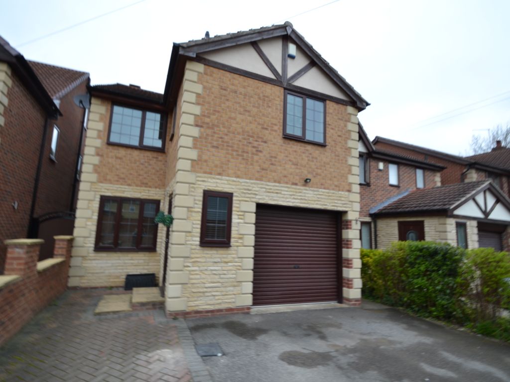4 bed detached house for sale in Stone Lea Grove, South Elmsall