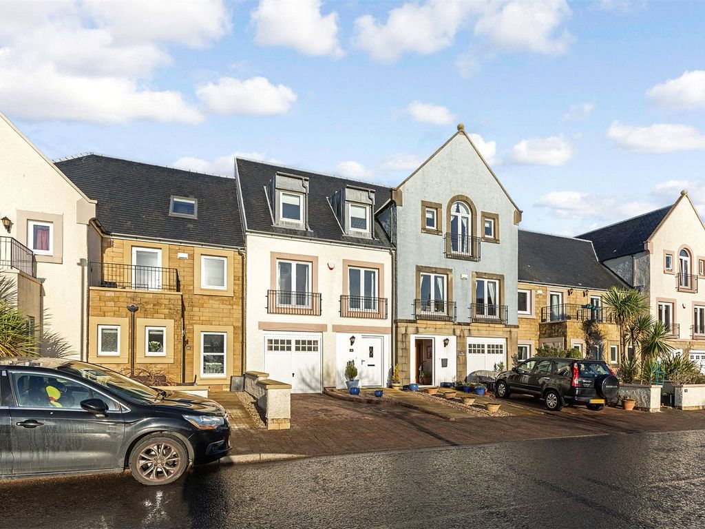 3 bed terraced house for sale in Harbourside, Inverkip, Inverclyde PA16