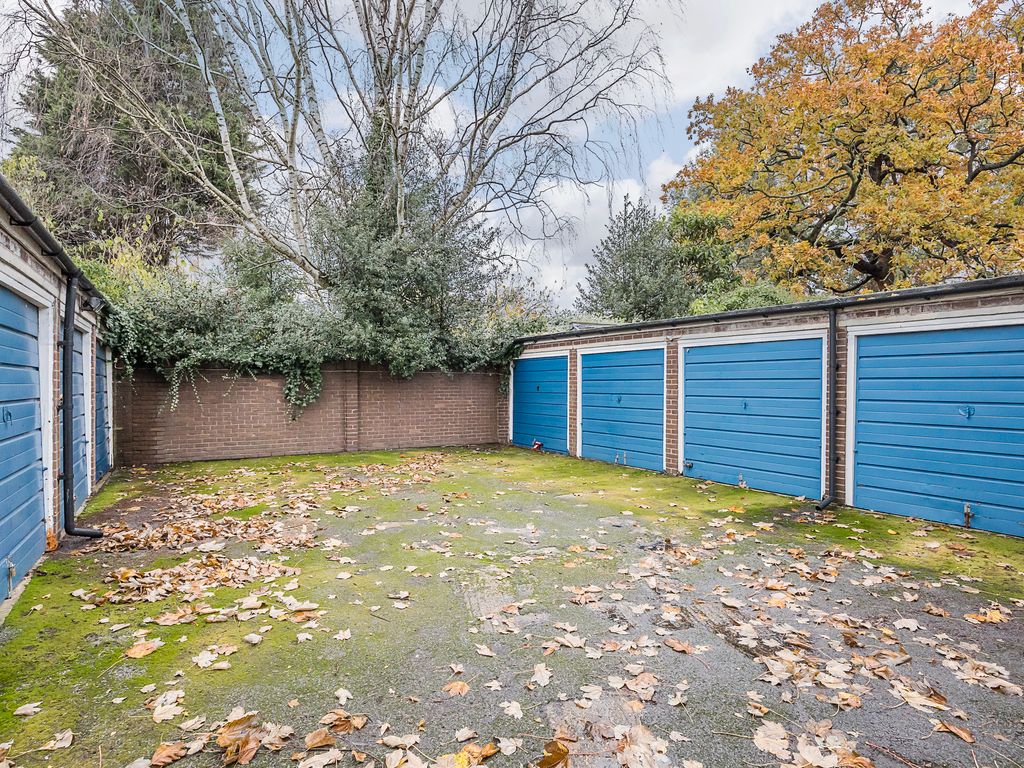 1 bed flat for sale in Lee Road, London SE3, £350,000 Zoopla