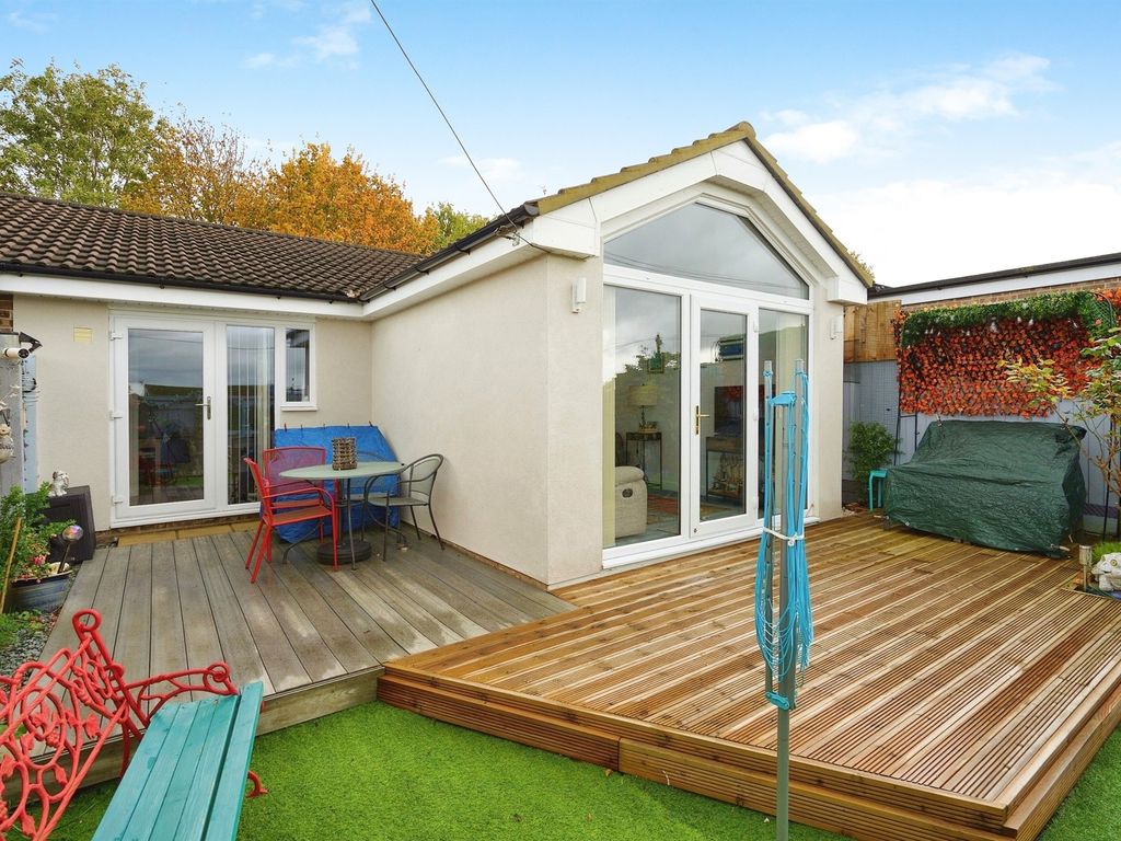 2 bed semidetached bungalow for sale in Rivers Way, Highworth, Swindon