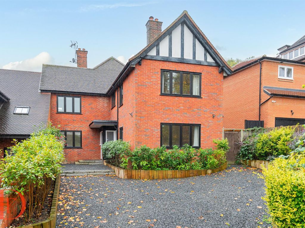 5 bed semidetached house for sale in Ollards Grove, Loughton IG10, £