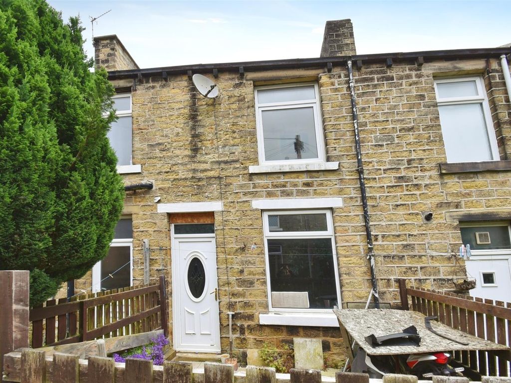 3 bed terraced house for sale in Baker Street, Lindley, Huddersfield