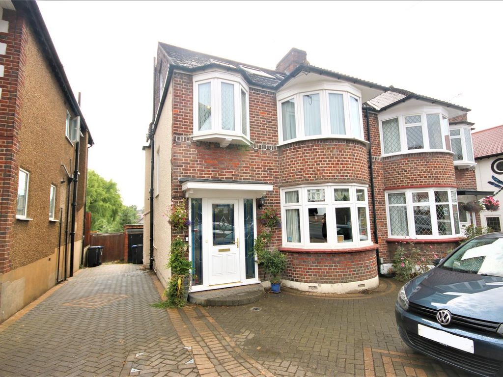 4 bed property for sale in Holly Hill, London N21 Zoopla