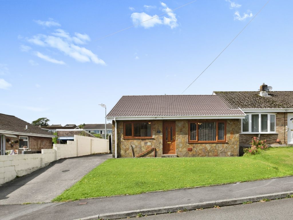 3 bed bungalow for sale in Heol Nant, Swiss Valley, Llanelli