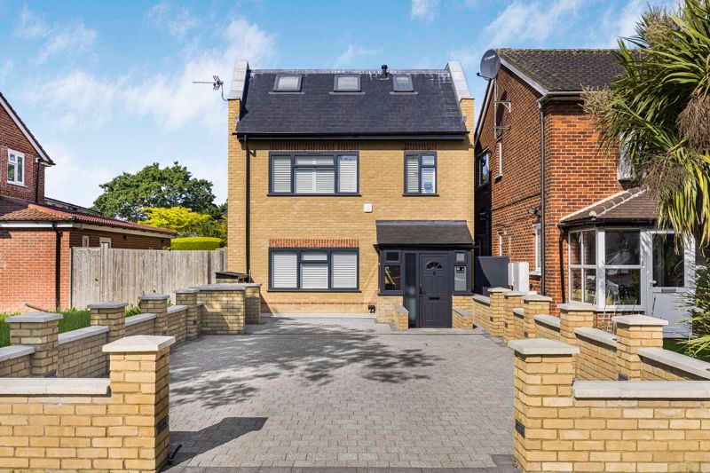 3 bed detached house for sale in Reservoir Road, Oakwood, London N14, £900,000 Zoopla