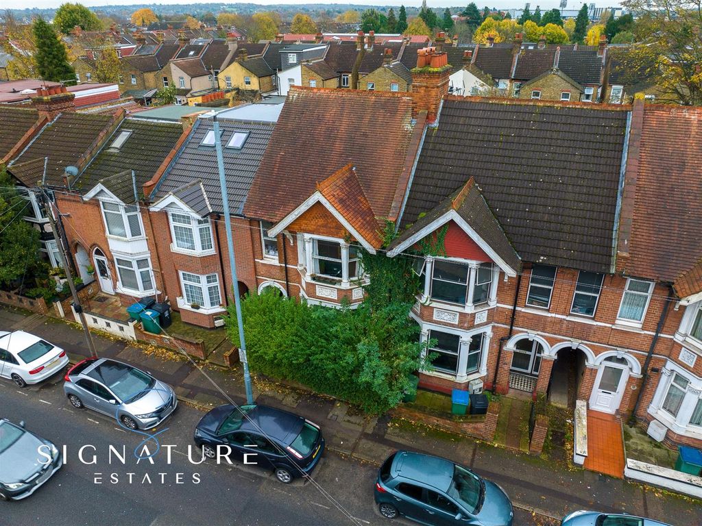 4 bed terraced house for sale in Whippendell Road, Watford WD18, Sale