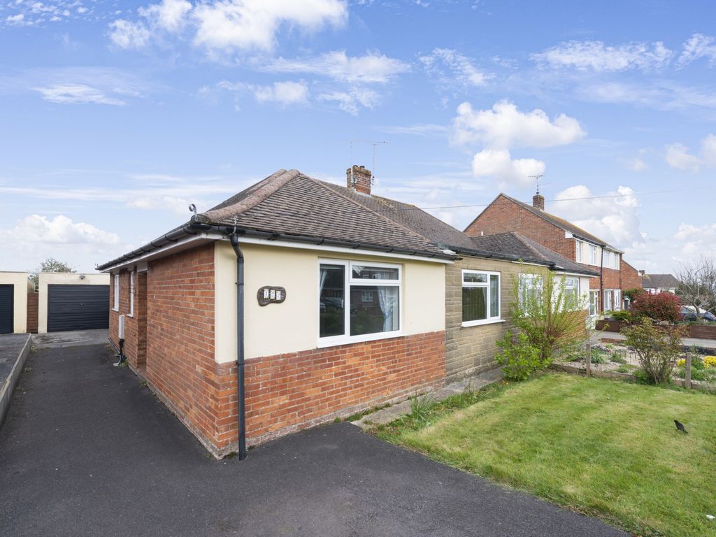 2 bed bungalow for sale in Chelston Avenue, Yeovil BA21 Zoopla
