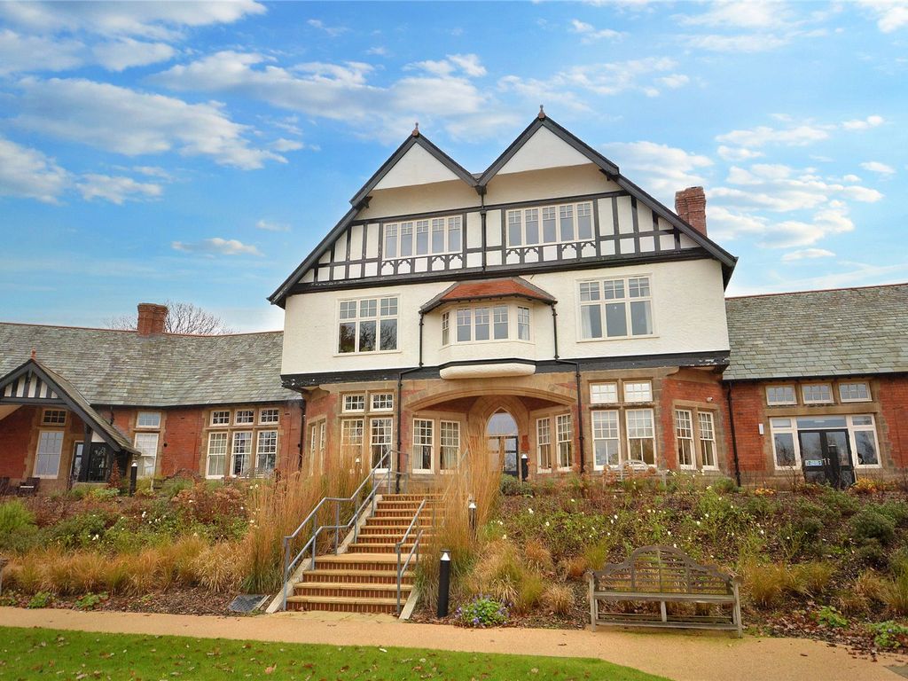 45, Lady Ida Lodge, Oak Park Lane, Leeds, West Yorkshire LS16  