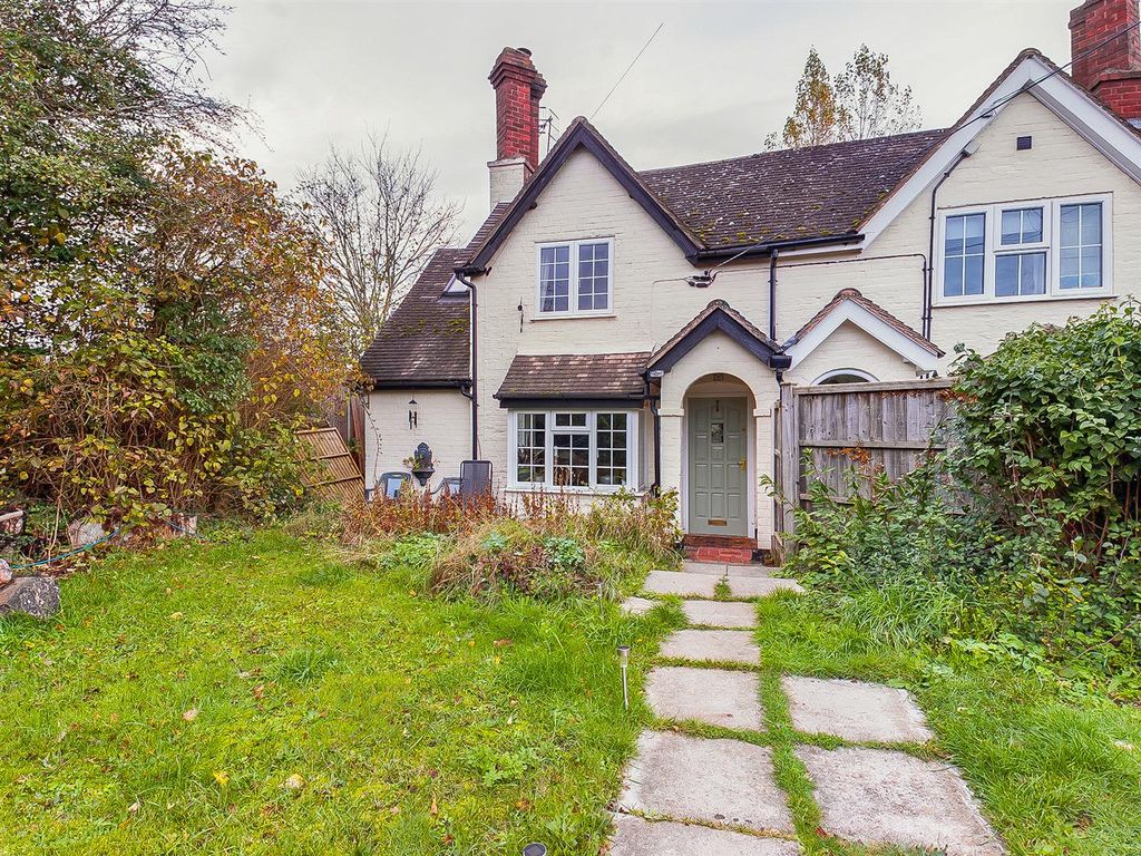 3 bed cottage for sale in Grove Crescent, UptonUponSevern, Worcester