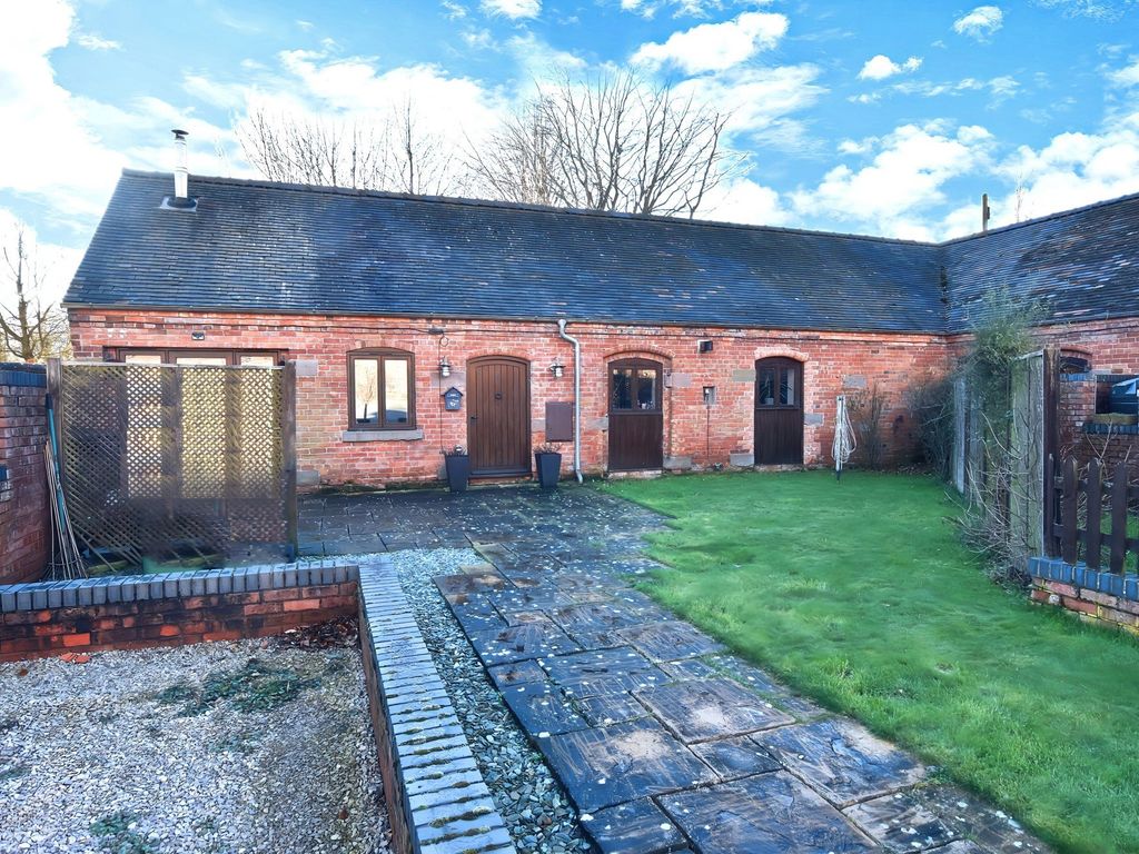 3 bed barn conversion for sale in Dairy House Barns, Wem Lane, Wem SY4