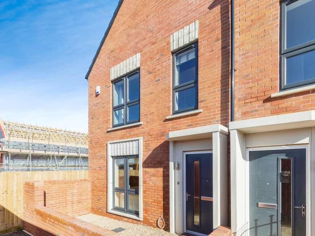 3 bed end terrace house for sale in More Street, Lockleaze, Bristol BS7, £144,000 Zoopla