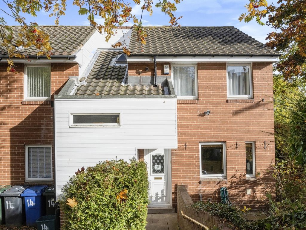 4 bed end terrace house for sale in Sweet Lane, Wadworth, Doncaster