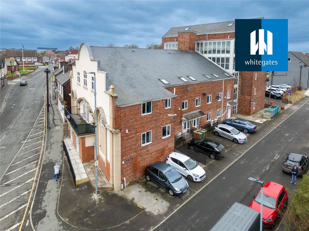 2 bed flat for sale in Barnsley Road, South Elmsall, Pontefract, West