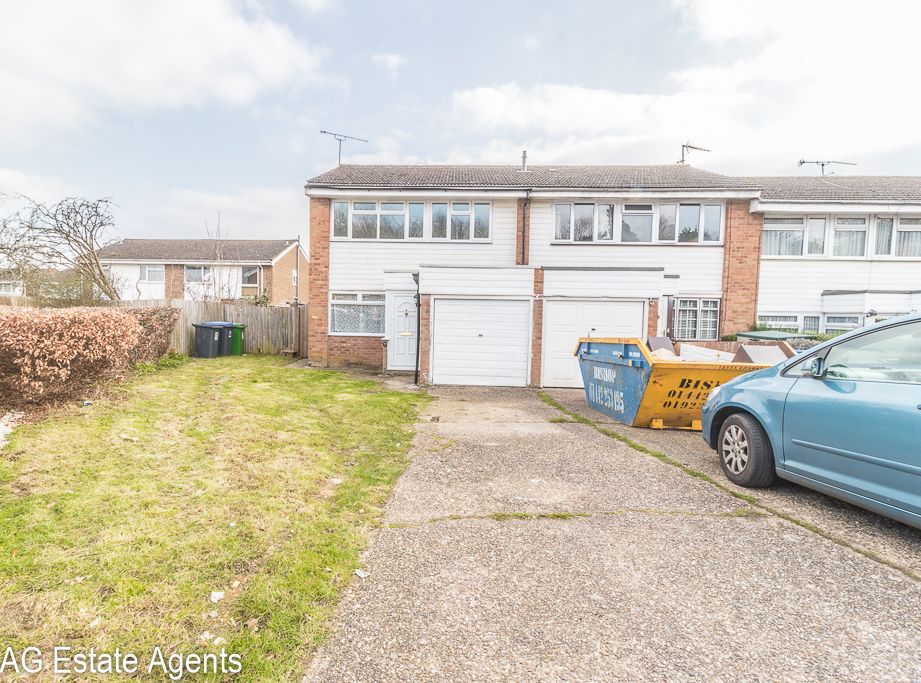 3 bed end terrace house for sale in Cleves Road, Hemel Hempstead