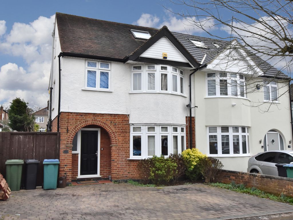 5 bed semidetached house for sale in Purbrock Avenue, Garston, Watford