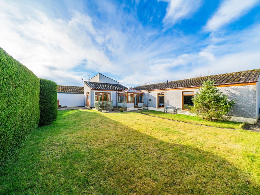 2 bed bungalow for sale in Crawford Avenue, Gauldry DD6, £235,000 Zoopla