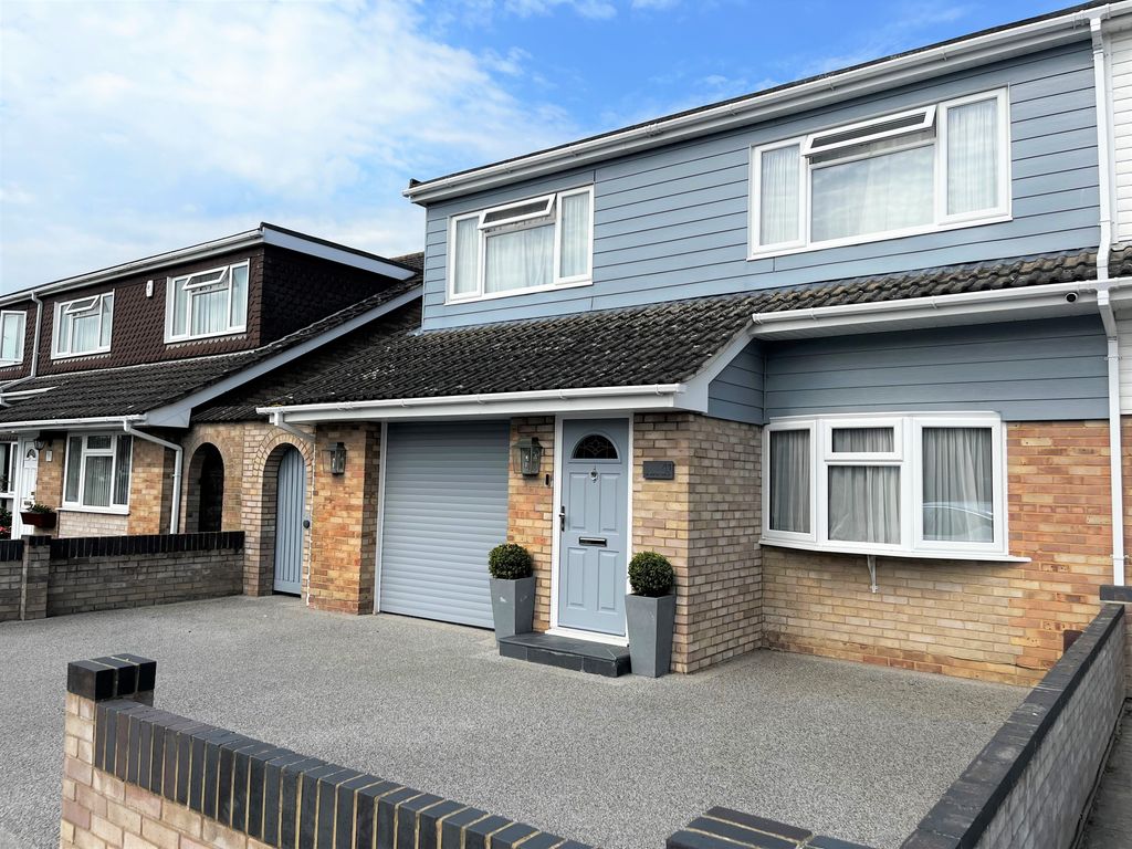 4 bed semidetached house for sale in Meadow Walk, Gosport PO13 Zoopla