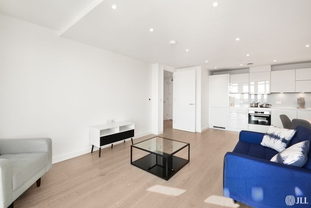 1 bed flat to rent in City North West Tower, City North Place N4, £