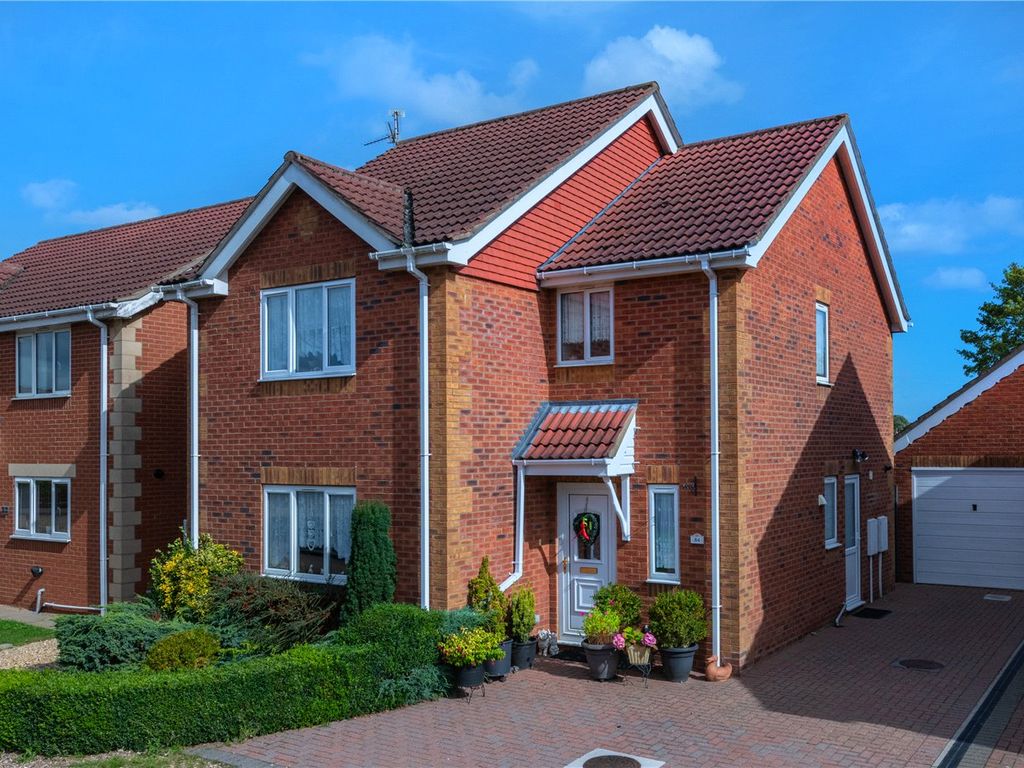 3 bed detached house for sale in Elmtree Road, Ruskington, Sleaford, Lincolnshire NG34, £250,000