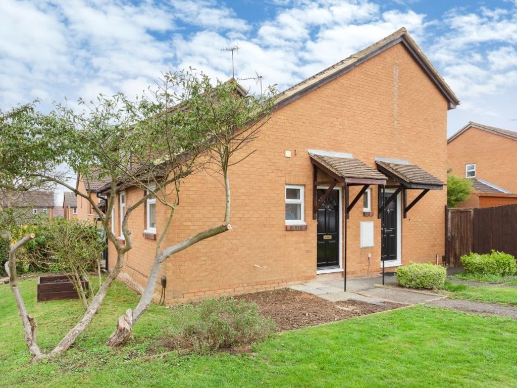 Studio to rent in Ashfield Avenue, Bushey WD23, £925 pcm Zoopla