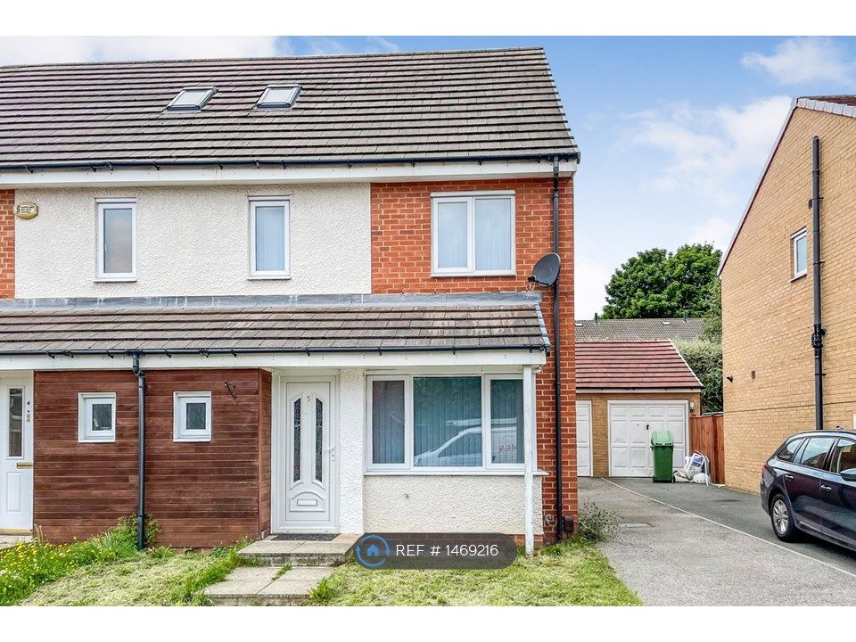 5 bed semidetached house to rent in Timothy Court, StocktonOnTees