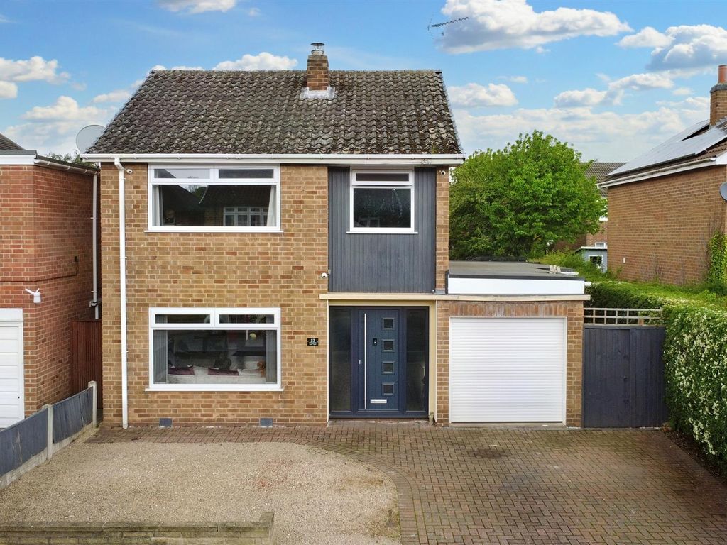 3 bed detached house for sale in Rufford Avenue, Bramcote, Nottingham