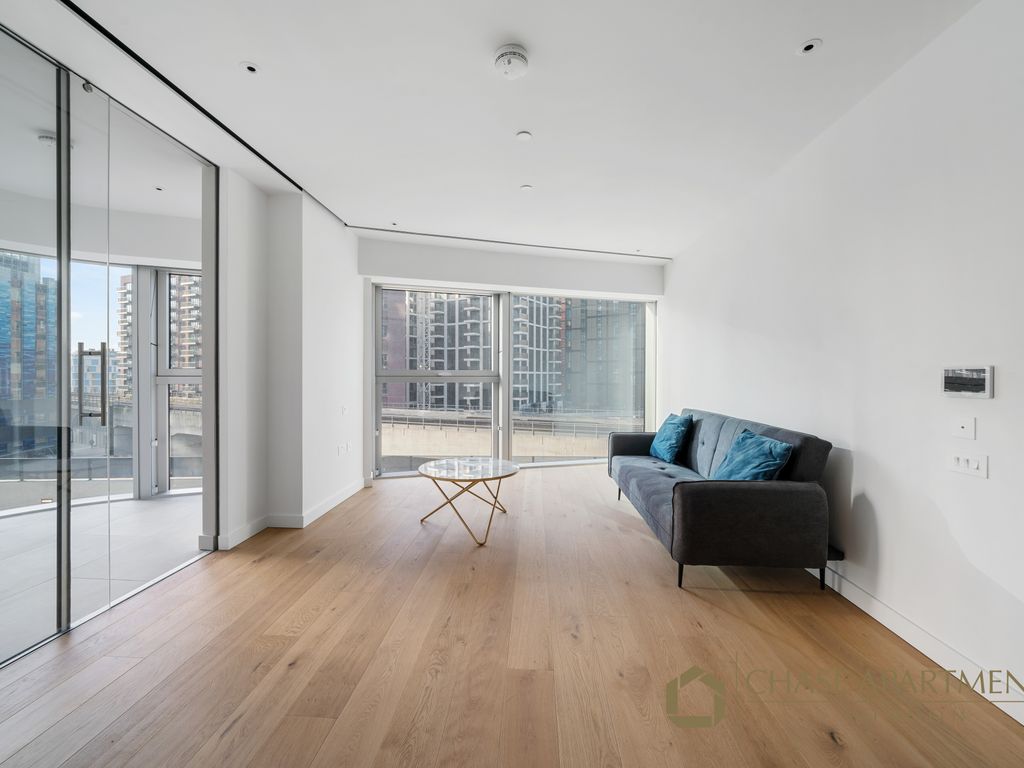 1 bed flat to rent in Oakley House, Battersea Roof Gardens, Electric