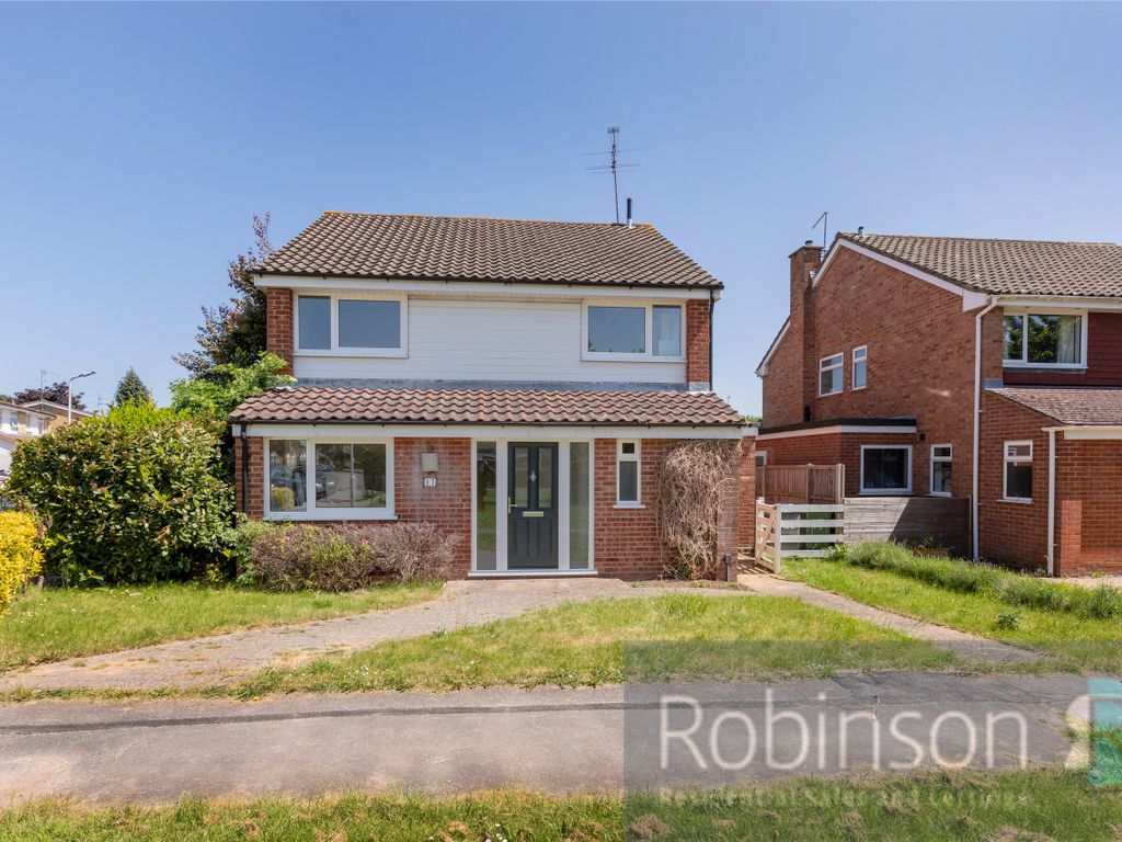 5 bed detached house to rent in Lambourne Drive, Maidenhead, Berkshire