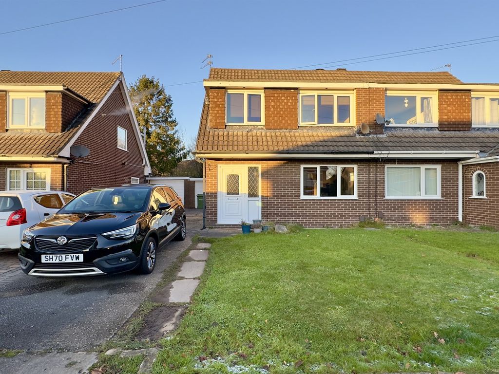 3 bed semidetached house for sale in Grebe Close, Poynton, Stockport