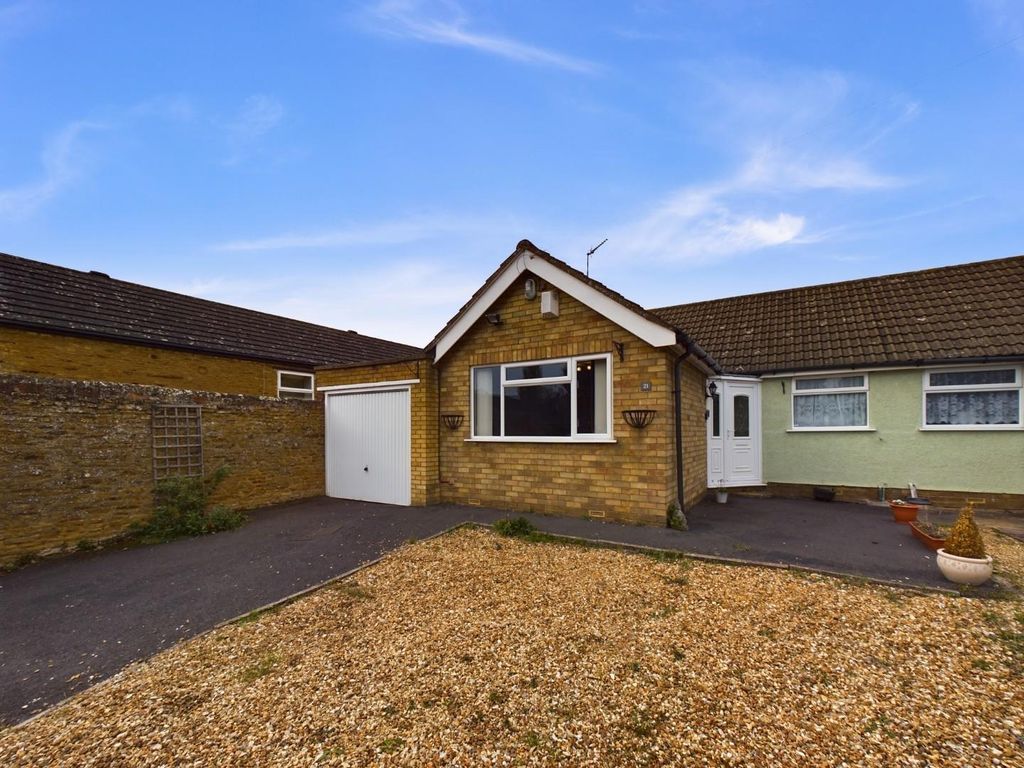 2 bed semidetached bungalow for sale in Overstone Road, Moulton