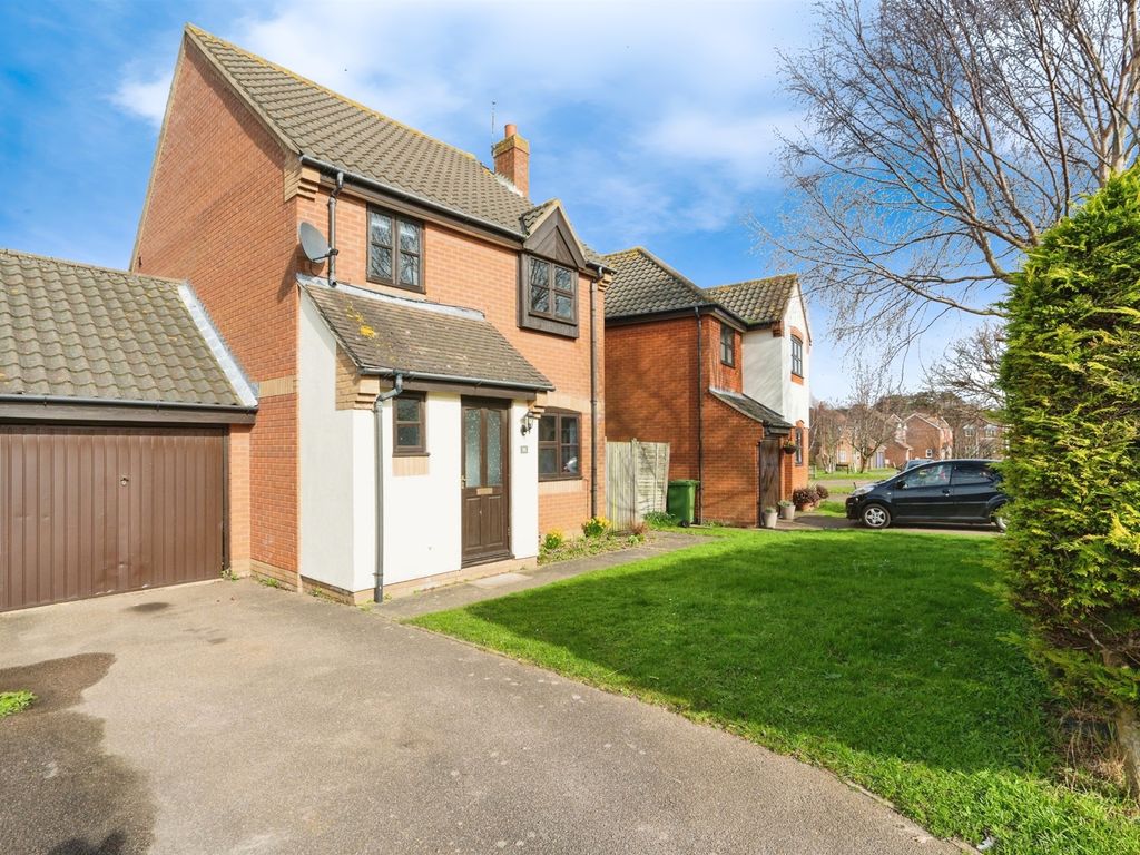 3 bed link detached house for sale in Greenlands Way, Sheringham NR26