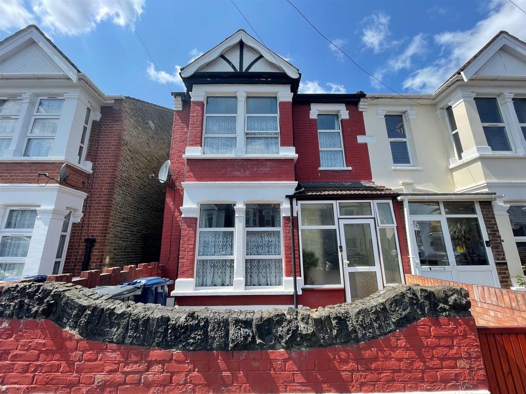 3 bed semidetached house for sale in Abbotts Road, Southall UB1 Zoopla