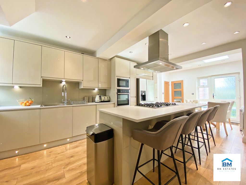 3 bed town house for sale in Westmeath Avenue, Leicester LE5 Zoopla