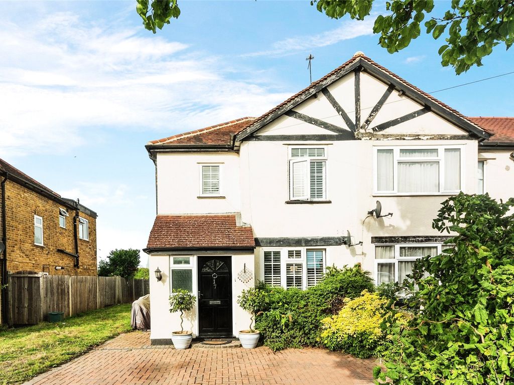 3 bed end terrace house for sale in Maltby Road, Chessington KT9, £