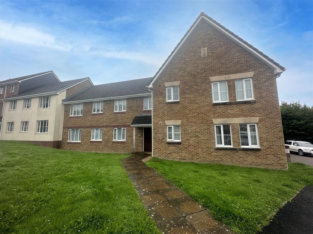 2 bed flat to rent in Westacott Meadow, Barnstaple EX32 Zoopla