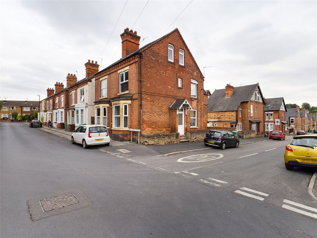 4 bed semidetached house for sale in St. Albans Street, Sherwood