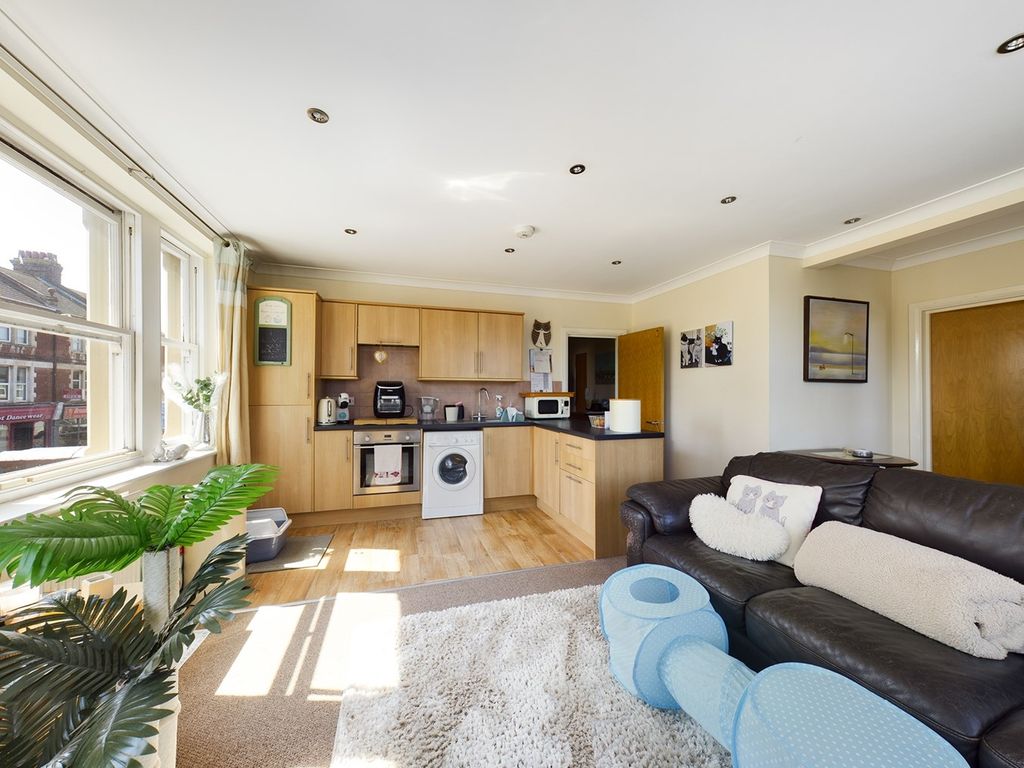 2 bed flat for sale in The Broadway, Broadstairs CT10 Zoopla