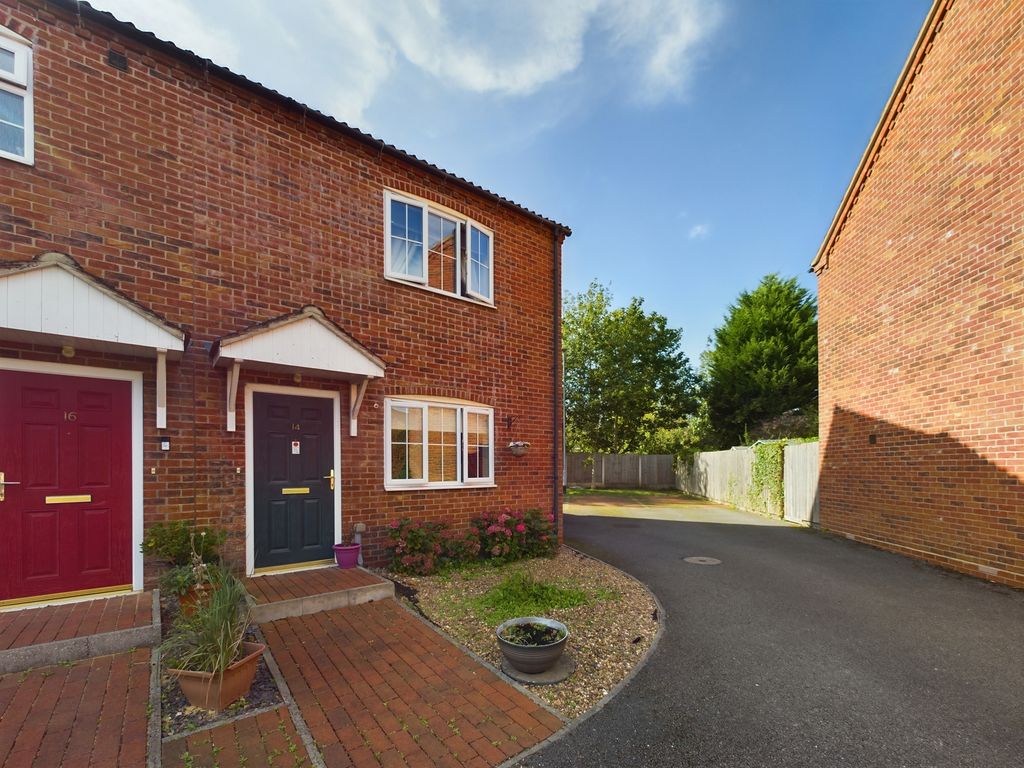 2 bed end terrace house for sale in Stewart Close, Welton, Lincoln LN2