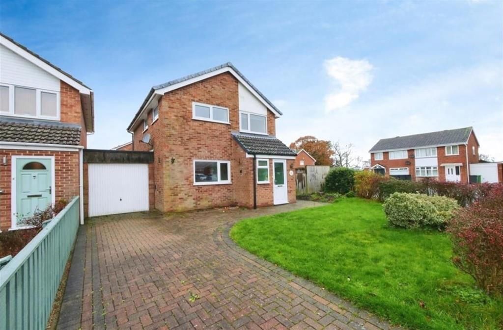 3 bed detached house for sale in Longcroft, Wigginton, York YO32, £