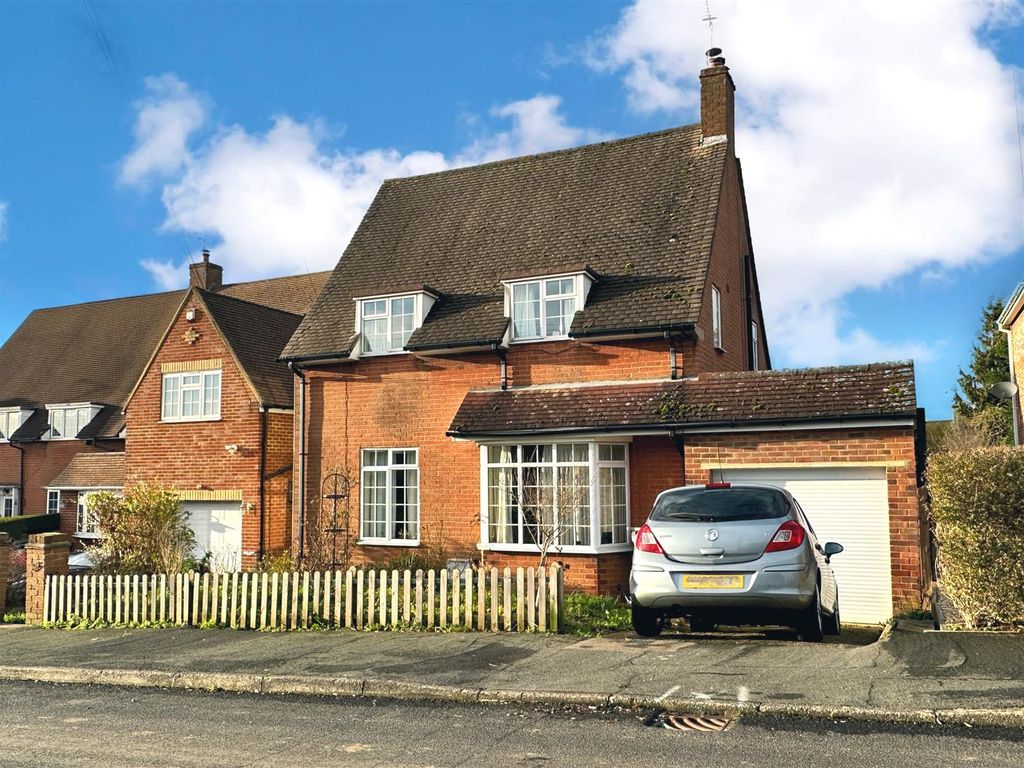 Stonelea Road, Hemel Hempstead HP3  