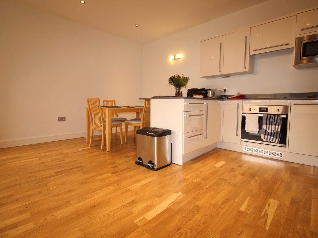 2 bed flat to rent in Catteshall Lane, Godalming GU7 Zoopla