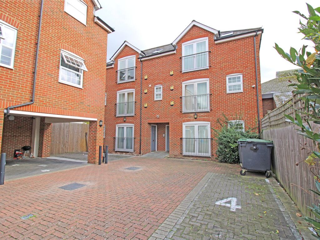 Priory Mews, Guildford Street, Chertsey, Surrey KT16  