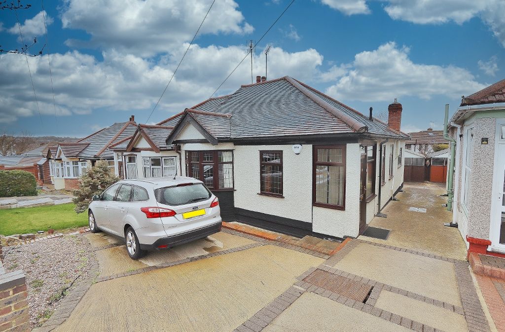 2 bed semidetached bungalow for sale in Havering Road, Rise Park, Romford RM1 Zoopla
