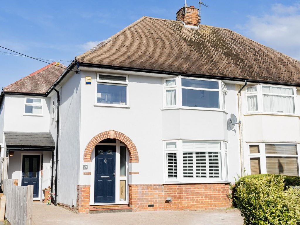 4 bed semidetached house for sale in Highfields, Great Dunmow, Essex