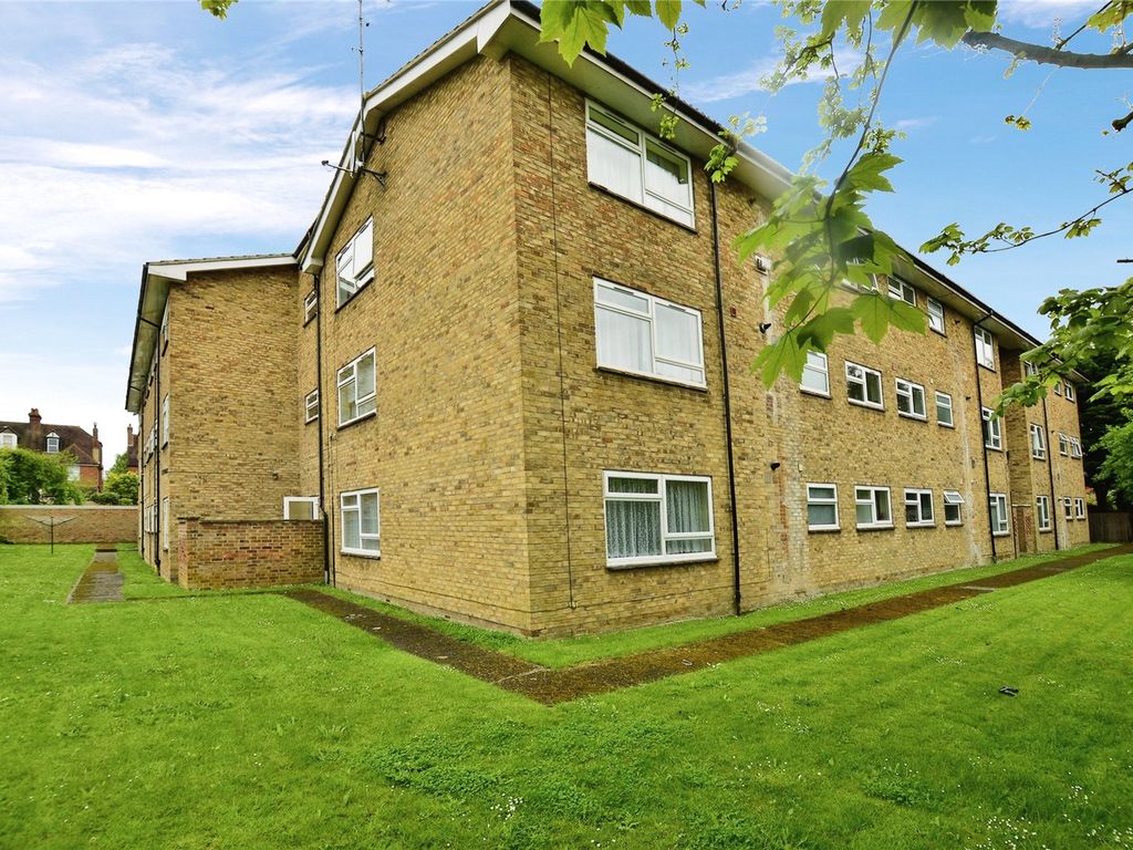 2 bed flat to rent in Puckle Lane, Canterbury, Kent CT1, £1,295 pcm