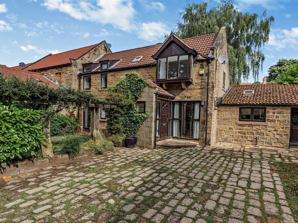 2 bed barn conversion for sale in Morthen Road, Wickersley, Rotherham