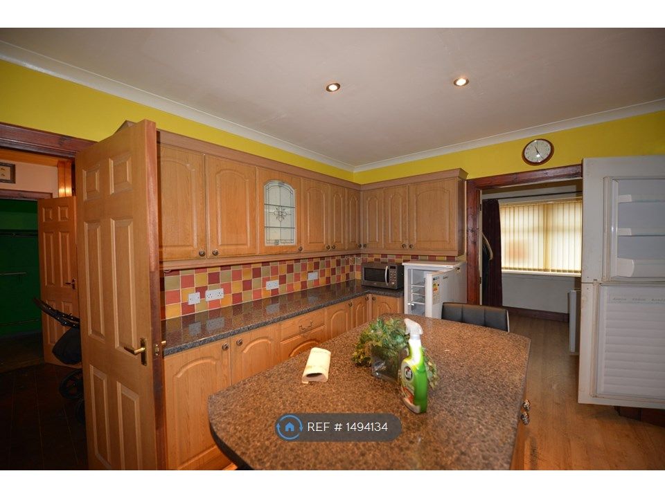 3 bed flat to rent in Argyll Street, Lochgilphead PA31, £950 pcm Zoopla