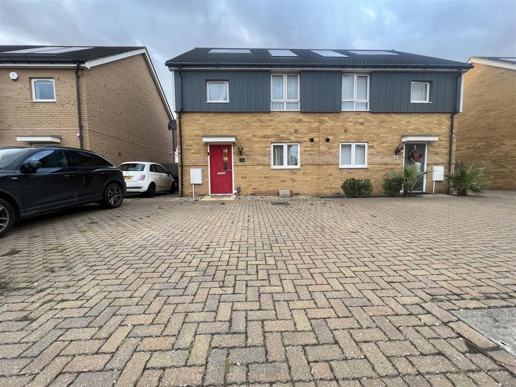 3 bed semidetached house for sale in Colburn Way, Grays RM16, £400,000